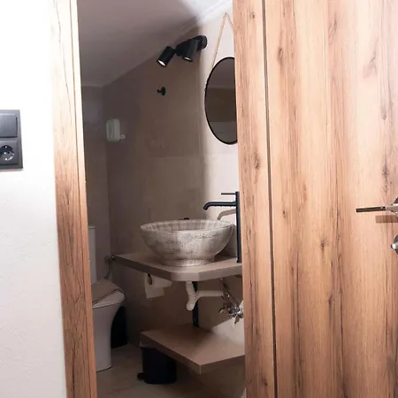 Palm Hotel apartamentowy Vrasná