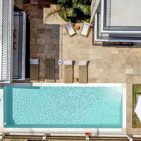 Palm Hotel apartamentowy Vrasná