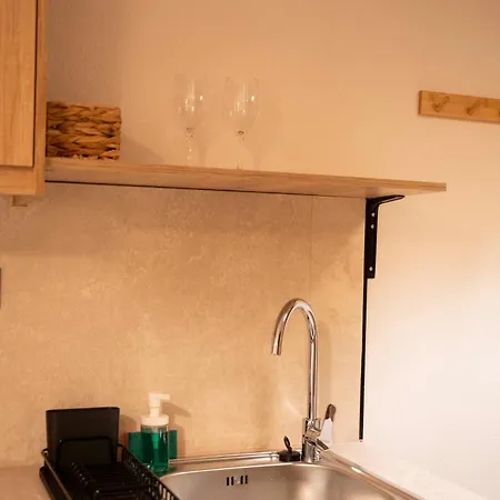 Palm 公寓式酒店 Vrasná